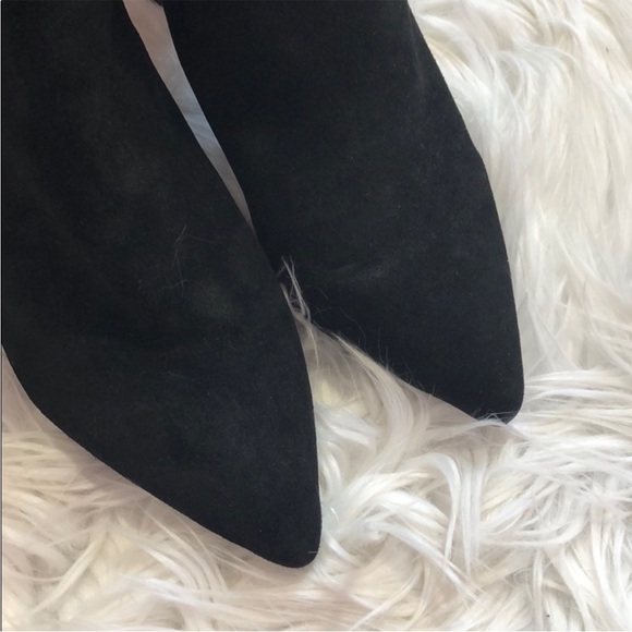 Jaggar the Label Forward Suede Pointed
Toe Bootie. Size 8. Like New. - Picture 7 of 12